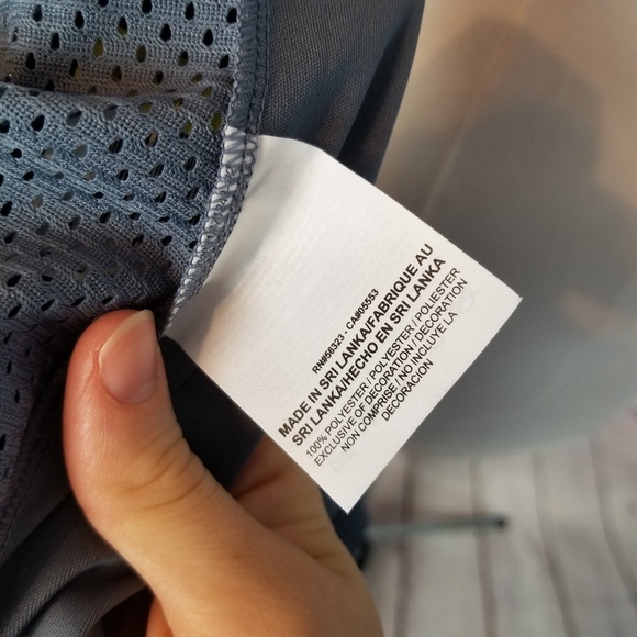 Nike|NWT Run Gray Holographic Logo Mesh Back Tank - Picture 7 of 8